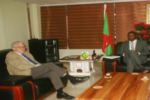 Le ministre du Commerce et du Tourisme reçoit l’ambassadeur espagnol Le ministre du Commerce et du Tourisme reçoit l’ambassadeur espagnol
