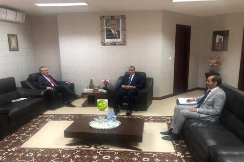 Le ministre des Affaires étrangères reçoit l'Ambassadeur de France en Mauritanie Le ministre des Affaires étrangères reçoit l'Ambassadeur de France en Mauritanie