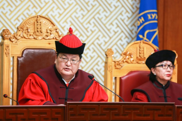 Harcèlement: le juge, l'hôtesse de l'air et le calvaire des Mongoles
