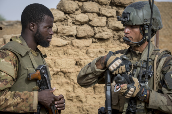 Sommet de l'Otan : Macron conditionne le maintien de Barkhane à une clarification des pays du Sahel