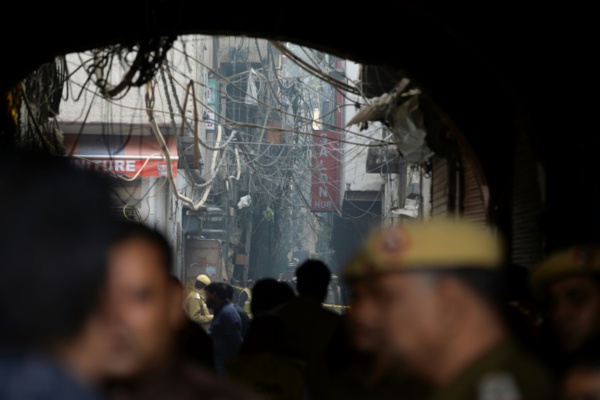 Inde: un incendie dans une usine de New Delhi fait 43 morts Inde: un incendie dans une usine de New Delhi fait 43 morts