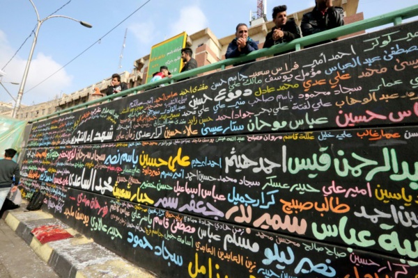 Manifestations à Bagdad et dans le Sud malgré plus de 450 morts