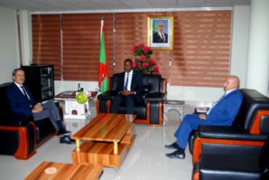Le ministre du commerce s’entretient avec l’ambassadeur du Maroc en Mauritanie Le ministre du commerce s’entretient avec l’ambassadeur du Maroc en Mauritanie
