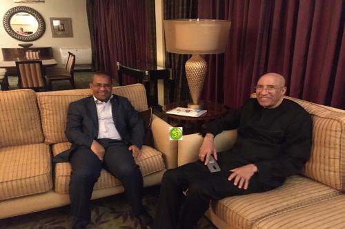 Le ministre de l'équipement et des transports tient une séance de travail à Dakar avec le directeur général de l'ASECNA Le ministre de l'équipement et des transports tient une séance de travail à Dakar avec le directeur général de l'ASECNA