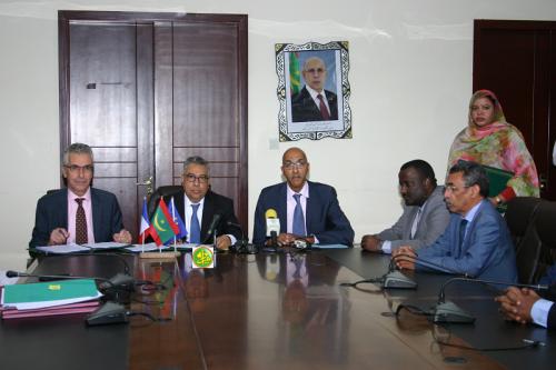 Signature à Nouakchott de deux accords de subventions