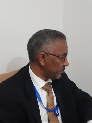 Faut-il dorer le visage et découvrir le der….ère. Faut-il dorer le visage et découvrir le der….ère.