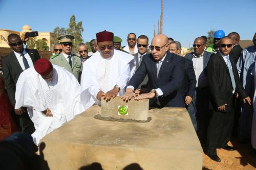 Le Président de la République pose la première pierre pour la construction du nouveau bâtiment de l’ambassade de Mauritanie au Niger Le Président de la République pose la première pierre pour la construction du nouveau bâtiment de l’ambassade de Mauritanie au Niger