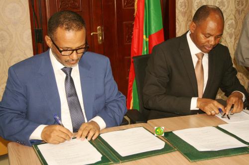 Signature d’un accord portant sur l’emploi de 6000 jeunes mauritaniens Signature d’un accord portant sur l’emploi de 6000 jeunes mauritaniens