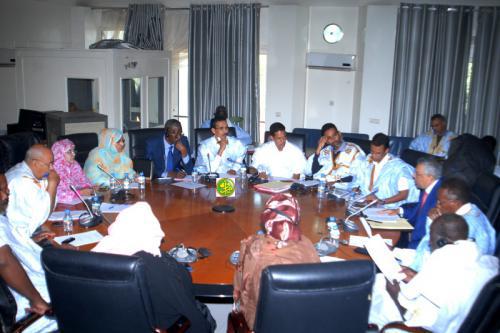 La commission économique discute le projet de loi relatif au financement de construction du port de pêche de Nouakchott La commission économique discute le projet de loi relatif au financement de construction du port de pêche de Nouakchott