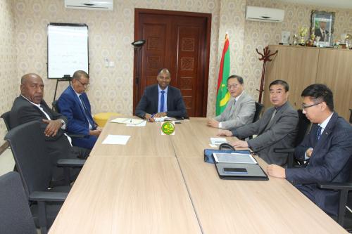 Le ministre de l'emploi s'entretient avec l'ambassadeur de Chine en Mauritanie Le ministre de l'emploi s'entretient avec l'ambassadeur de Chine en Mauritanie