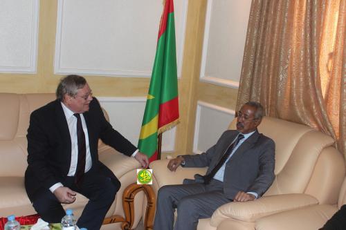 Le ministre de la Défense nationale s'entretient avec l'ambassadeur de Russie en Mauritanie Le ministre de la Défense nationale s'entretient avec l'ambassadeur de Russie en Mauritanie