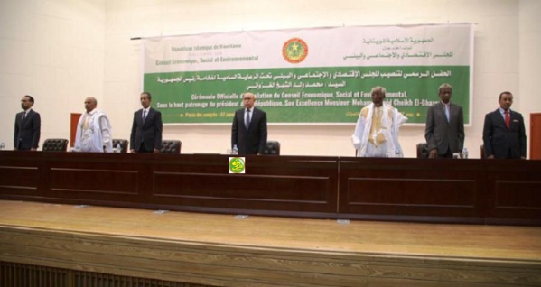 Le Président de la République installe dans leurs fonctions le président et les membres du Conseil Économique, Social et Environnemental Le Président de la République installe dans leurs fonctions le président et les membres du Conseil Économique, Social et Environnemental