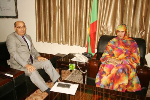 La ministre de l’Hydraulique et de l’Assainissement reçoit l’ambassadeur de l’Etat de Palestine La ministre de l’Hydraulique et de l’Assainissement reçoit l’ambassadeur de l’Etat de Palestine