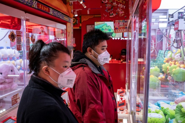 Virus: l'épidémie dépasse l'ampleur du Sras, vols suspendus vers la Chine