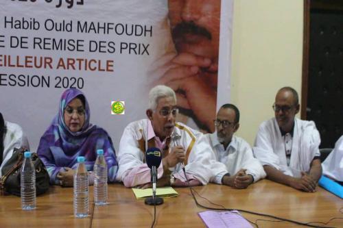 La Fondation Habib Ould Mahfoudh distribue ses récompenses annuelles pour cette année depuis la ville d'Atar La Fondation Habib Ould Mahfoudh distribue ses récompenses annuelles pour cette année depuis la ville d'Atar
