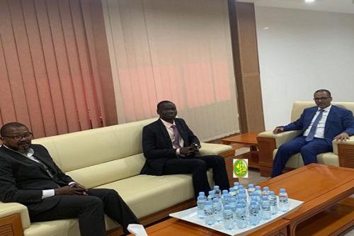 Le président du patronat discute avec l'ambassadeur ivoirien des moyens de renforcer la coopération entre les hommes d'affaires des deux pays