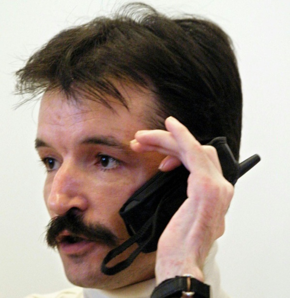 Vingt ans après, le premier double-greffé des mains a toujours "la rage de vivre" Vingt ans après, le premier double-greffé des mains a toujours "la rage de vivre"