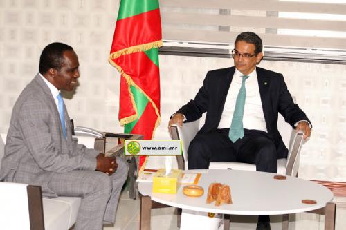 Le ministre de l’Économie s’entretient avec le Représentant de l’UNFP Le ministre de l’Économie s’entretient avec le Représentant de l’UNFP