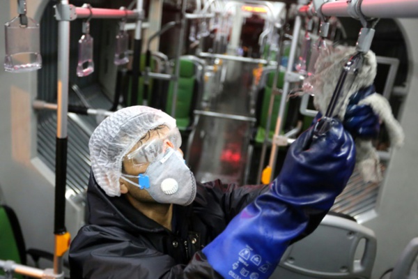 Le nouveau coronavirus poursuit son expansion, le monde "pas prêt à y faire face" Le nouveau coronavirus poursuit son expansion, le monde "pas prêt à y faire face"