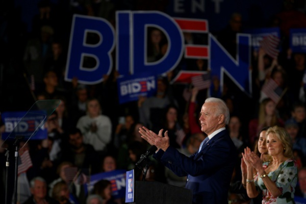 Enfin vainqueur, Biden relance la course démocrate à la Maison Blanche Enfin vainqueur, Biden relance la course démocrate à la Maison Blanche
