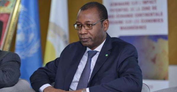 Le ministre du commerce à Sahara Medias : « la situation est normale et il n’y a pas lieu de s’inquiéter » Le ministre du commerce à Sahara Medias : « la situation est normale et il n’y a pas lieu de s’inquiéter »
