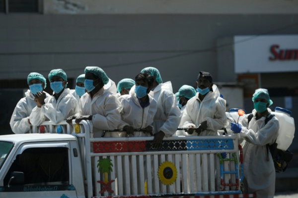 Coronavirus: bilan record en Espagne, qui espère approcher du pic, les Etats-Unis se préparent au pire Coronavirus: bilan record en Espagne, qui espère approcher du pic, les Etats-Unis se préparent au pire