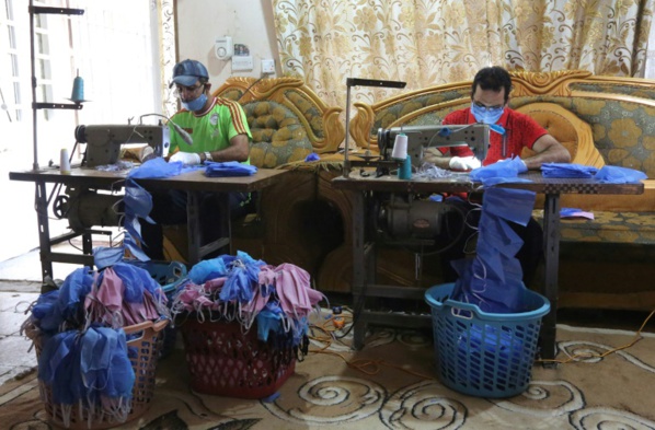 Dans l'Irak confiné, soupe populaire et masques faits maison
