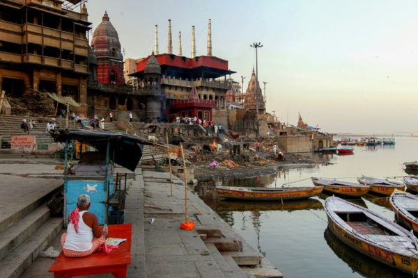 L'Inde confinée, les célèbres ghats de Varanasi sont déserts L'Inde confinée, les célèbres ghats de Varanasi sont déserts