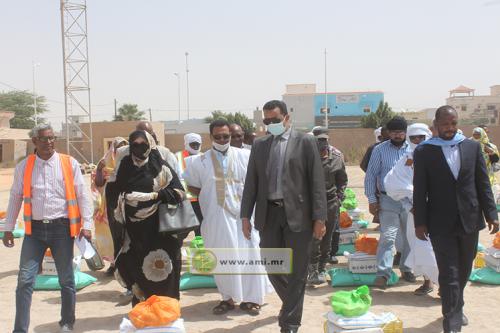 Distribution de kits alimentaires au Ksar