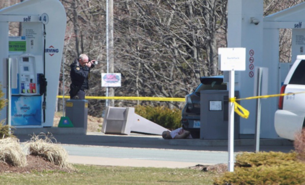 Tuerie au Canada: au moins 18 morts, toujours pas de mobile identifié