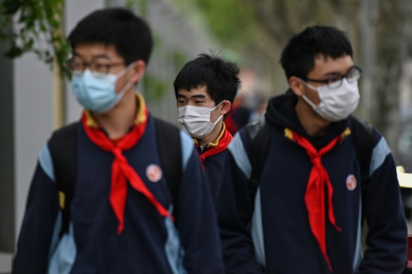 En Chine, rentrée ultra-sécurisée dans des lycées hantés par le virus