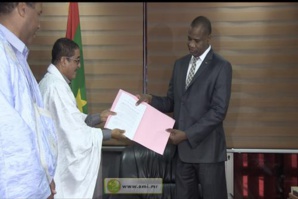 Le ministre de la Culture reçoit le cahier de doléances d'institutions de la presse nationale Le ministre de la Culture reçoit le cahier de doléances d'institutions de la presse nationale