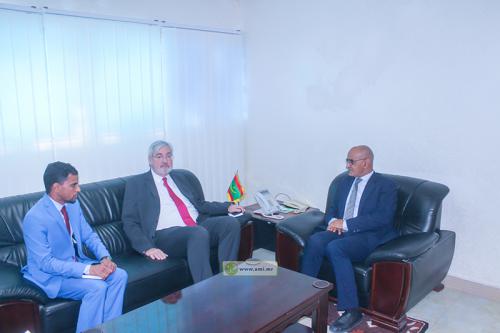 Le ministre des Pêches s’entretient avec l’ambassadeur sud-africain Le ministre des Pêches s’entretient avec l’ambassadeur sud-africain