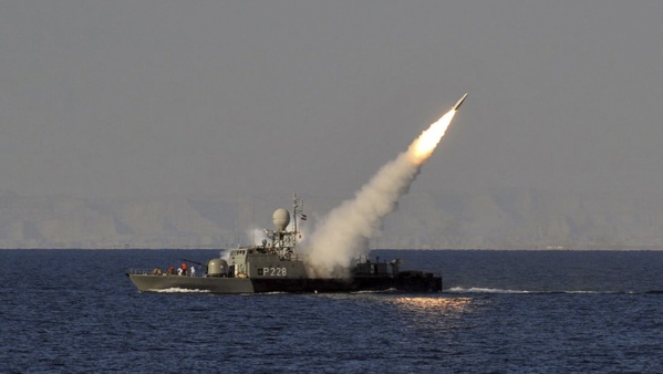 Un navire de guerre iranien touché par un tir ami dans le Golfe: 19 morts