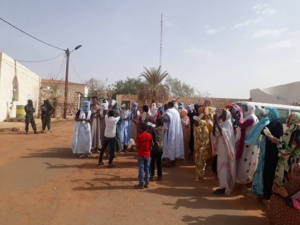 Manifestation contre la soif au Hodh El Garbi Manifestation contre la soif au Hodh El Garbi