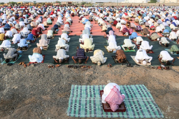 Virus: escalade des tensions sino-américaines, une fin de ramadan en demi-teinte