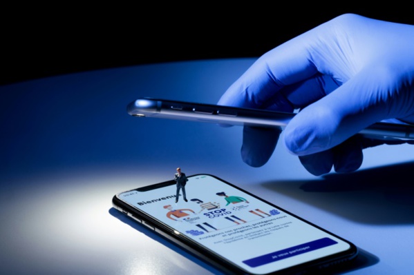 Du "fun"... et des primes: la vie des hackeurs qui piratent StopCovid en toute légalité Du "fun"... et des primes: la vie des hackeurs qui piratent StopCovid en toute légalité