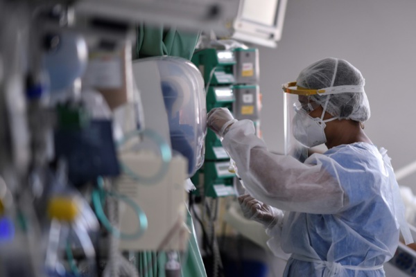 Virus: plus de 30.000 morts au Brésil, l'Italie rouvre ses frontières