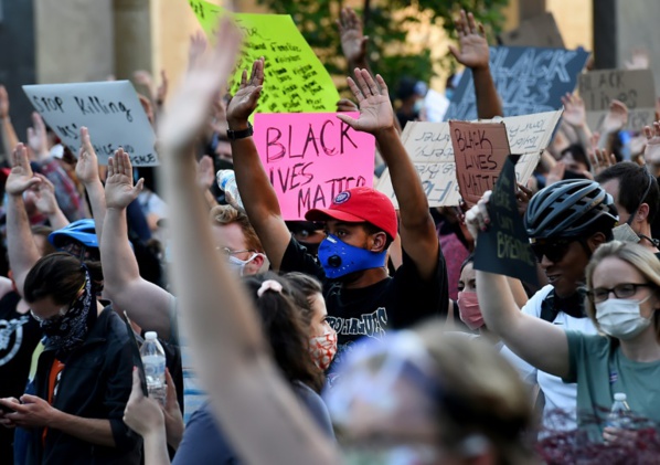 Mort de George Floyd: les manifestations continuent malgré les menaces de Trump