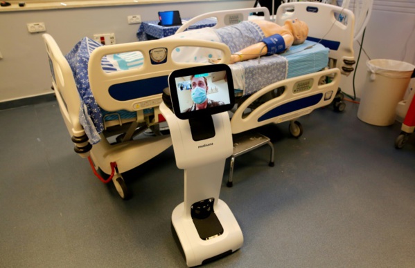 Les robots, précieux alliés dans la crise sanitaire, mais à quel prix pour l'emploi? Les robots, précieux alliés dans la crise sanitaire, mais à quel prix pour l'emploi?