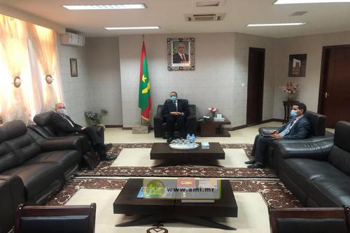 Le ministre des Affaires étrangères reçoit l'ambassadeur du Royaume-Uni Le ministre des Affaires étrangères reçoit l'ambassadeur du Royaume-Uni