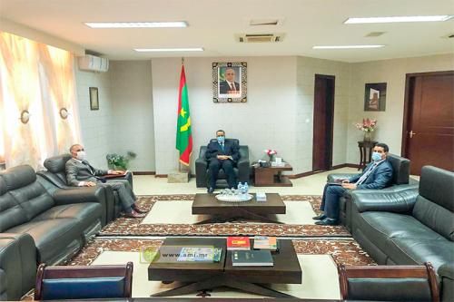 Le ministre des Affaires étrangères s’entretient avec l’ambassadeur de la République de Tunisie à Nouakchott Le ministre des Affaires étrangères s’entretient avec l’ambassadeur de la République de Tunisie à Nouakchott
