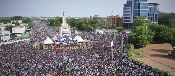 Mali: l'opposition maintient la pression, la Cédéao prône un gouvernement d'union nationale Mali: l'opposition maintient la pression, la Cédéao prône un gouvernement d'union nationale