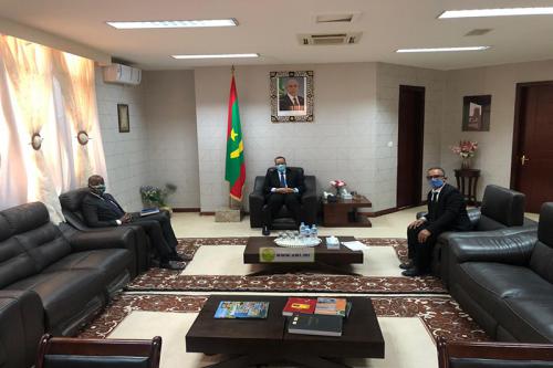 Le ministre des Affaires étrangères s’entretient avec le représentant résident du PNUD Le ministre des Affaires étrangères s’entretient avec le représentant résident du PNUD