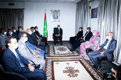 Le ministre des Affaires étrangères se réunit avec les ambassadeurs nouvellement accrédités à l’étranger Le ministre des Affaires étrangères se réunit avec les ambassadeurs nouvellement accrédités à l’étranger