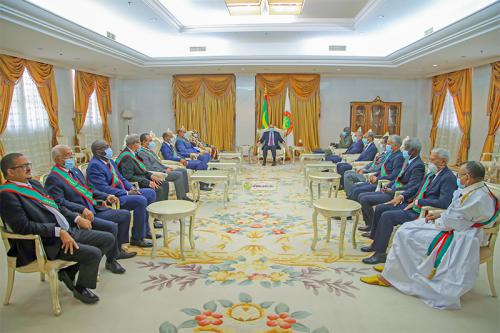 Le président de la République reçoit les présidents des conseils régionaux