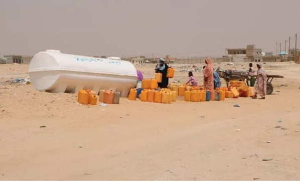 Distribution de cuves pour résoudre le problème de l’eau dans certains quartiers de Nouakchott