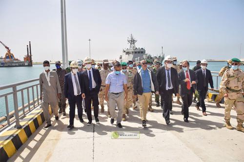 Trarza : Une délégation ministérielle s’enquiert des travaux de construction du port de N'Diago Trarza : Une délégation ministérielle s’enquiert des travaux de construction du port de N'Diago