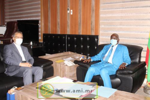 Le ministre de l’Intérieur et de la Décentralisation reçoit l’ambassadeur iranien Le ministre de l’Intérieur et de la Décentralisation reçoit l’ambassadeur iranien