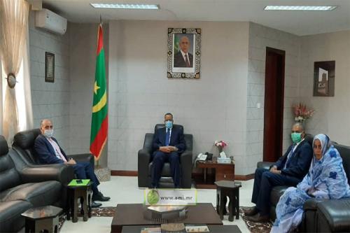 Le ministre des Affaires étrangères reçoit l’ambassadeur de l’État de Palestine Le ministre des Affaires étrangères reçoit l’ambassadeur de l’État de Palestine